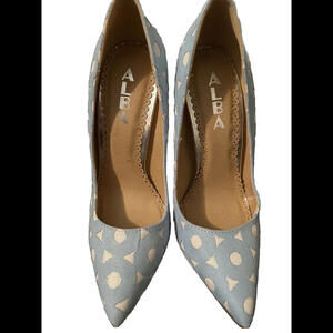 😎ESTATE SALE Shoes Heels Blue Pattern Heels Alba Size 5.5💙
